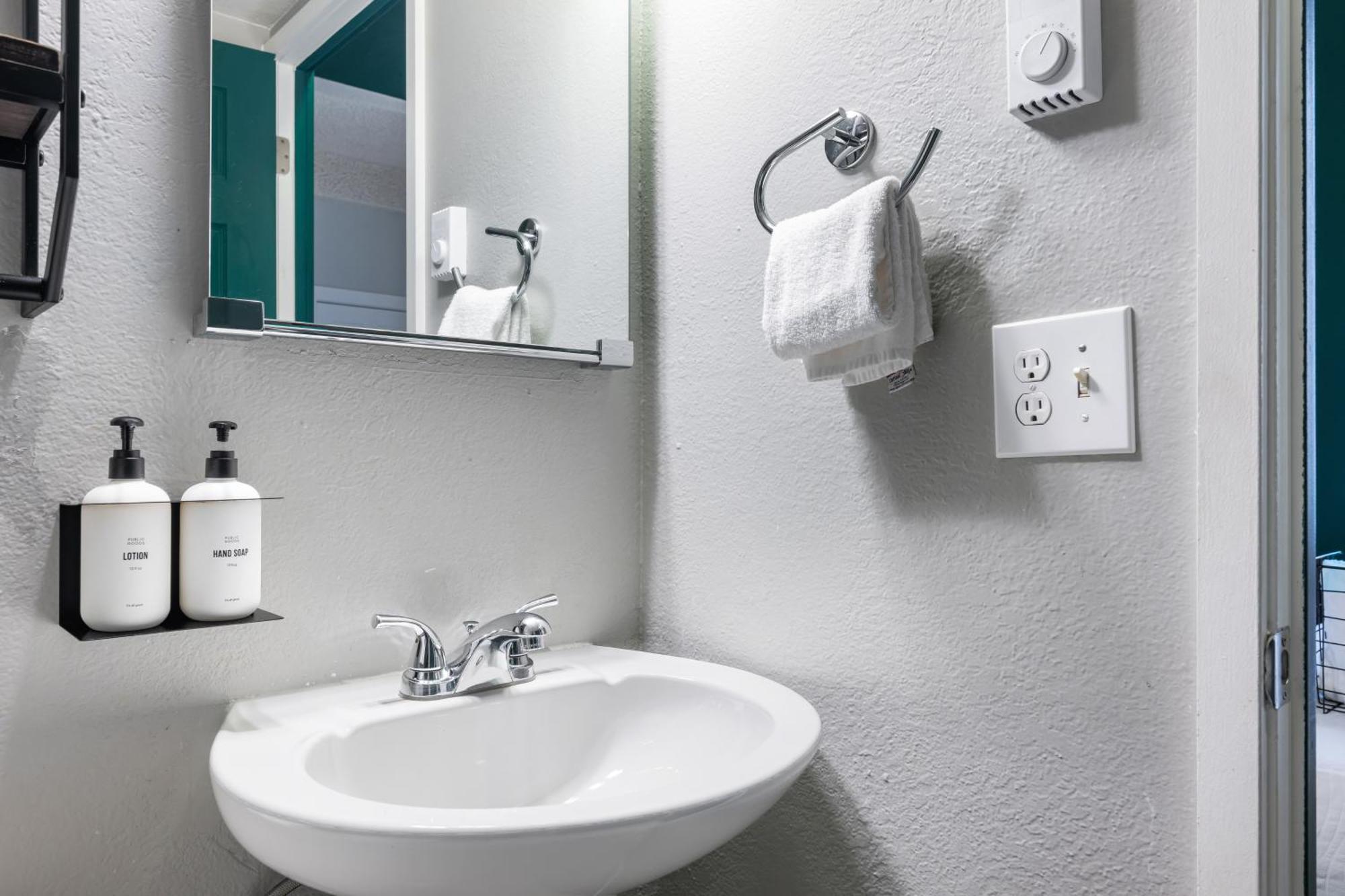 Oxford Apartment By At Mine Hospitality Seattle Esterno foto