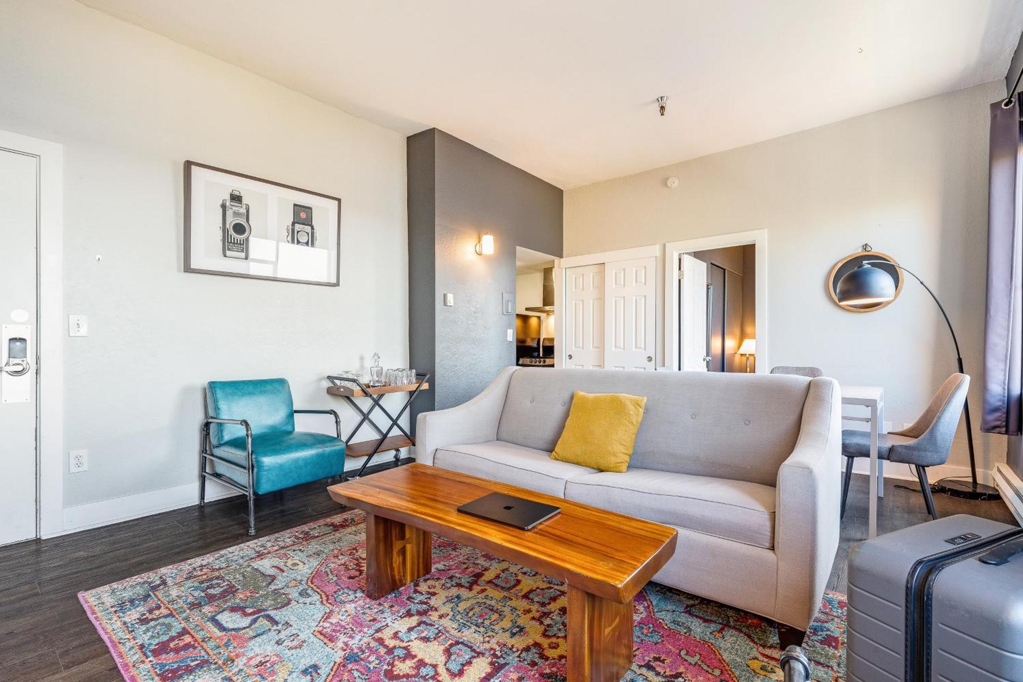 Oxford Apartment By At Mine Hospitality Seattle Esterno foto